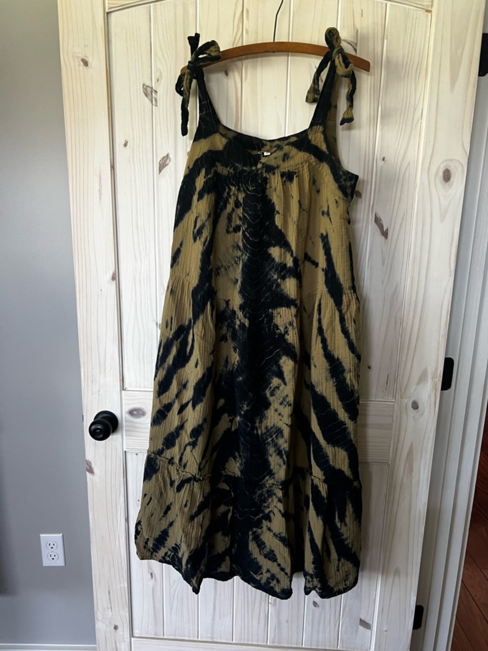 Wonderly Olive & Black Tie-Dye Tie-Shoulder Midi Dress